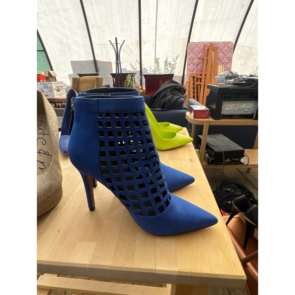 4 pairs of brand new aldo heals 100$ value per pair