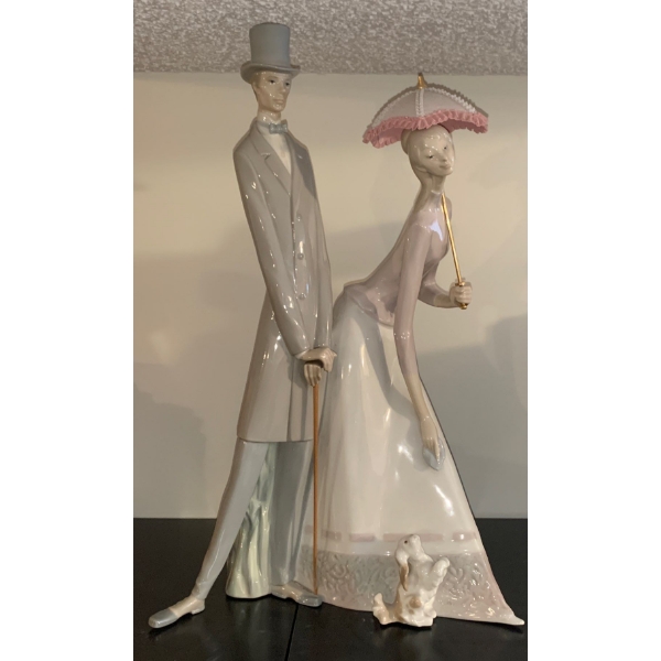 LLADRO Edwardian Couple w/ Adorable Dog - 12W, 6D, 19T