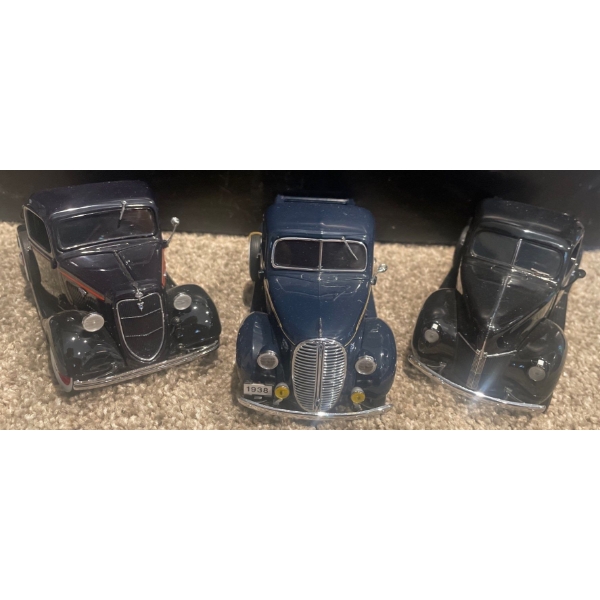 1940 Ford Pickup/ 1938 Ford Pickup/ 1935 Ford Pickup 1:24