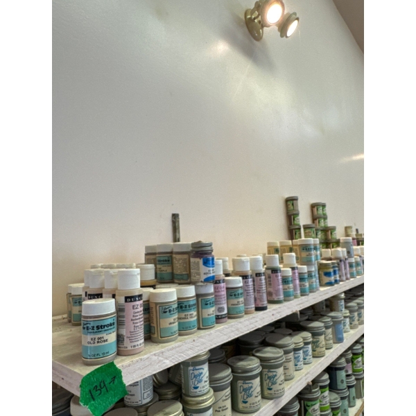 whole row of 1 ounce and 2 ounce under glaze