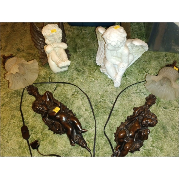 Vintage Angel Lamps w/ 2 Decorative Angels 