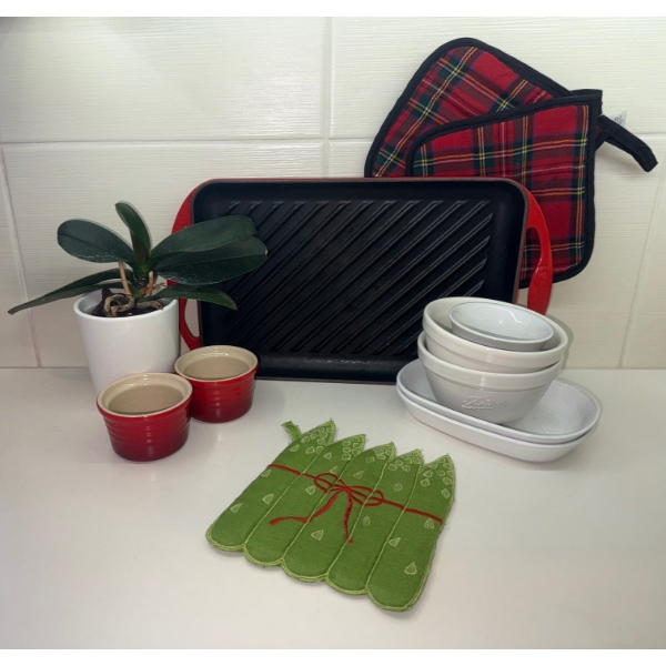 Le Crueset Rectangular Grill Ramekins Off Season Orchid Porcelain Bowls & More 