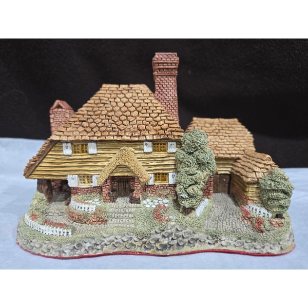 Hand Carving 'Kent Cottage' By David Winter 