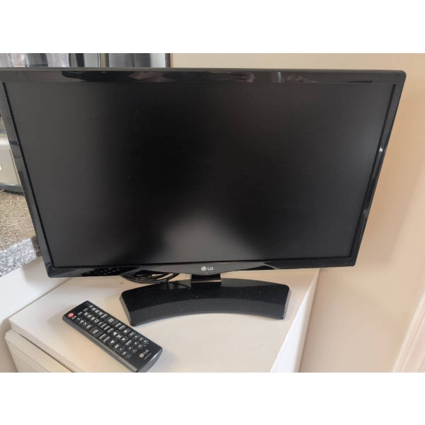 LG 22-Inch LED Monitor with Remote, Model 22LH4530