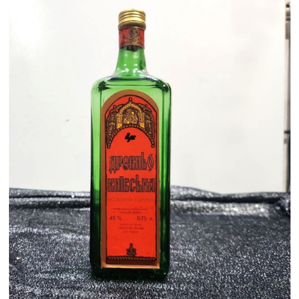0.75 L Sealed Vintage Bottle of Drevnyaya Kyivskaya ( Ancient Kyiv) Ukrainian Vodka