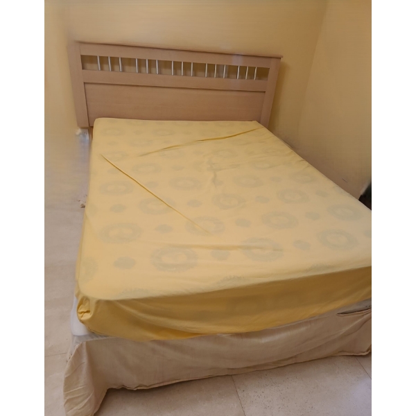 Complete Bed Set MDF Light Finish 62 w, 42 h, 76 d (Headboard, Frame, Mattress)
