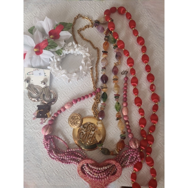 Fashion Jewelry Including: Heart Necklace, Agate Necklace and More!