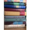 Image 5 : 2 Boxes Of Assorted Hardcover Vintage Books