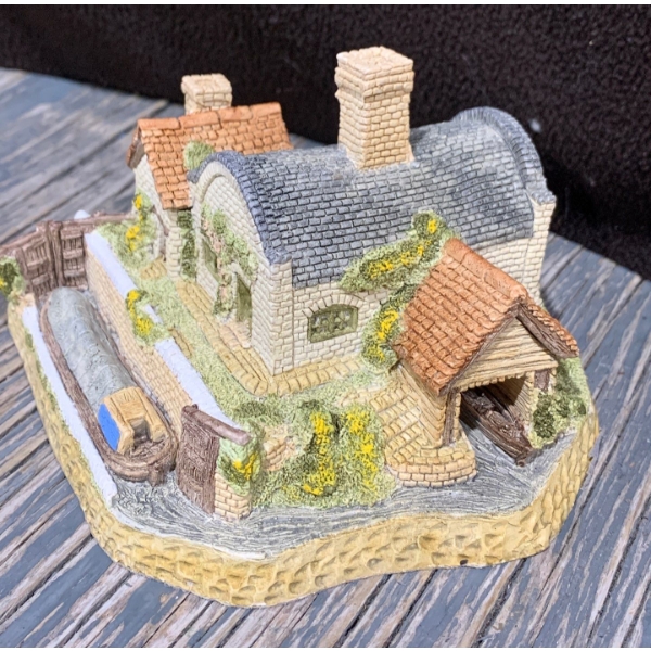 The Midlands Collection 'Lock Keepers Cottage' By David Winter 