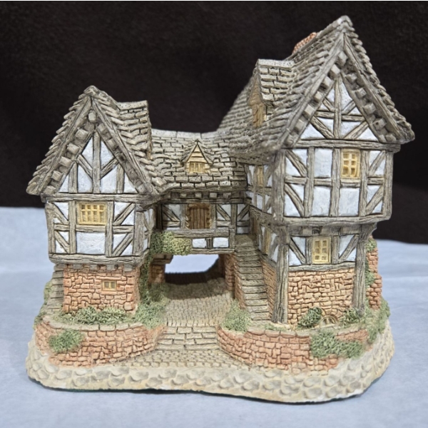 Hand Carving 'Tudor Manor House' By David Winter 