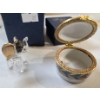 Image 3 : Small Glass Elephant 1.5 T and Adeline Porcelain Box 1.5" Diameter