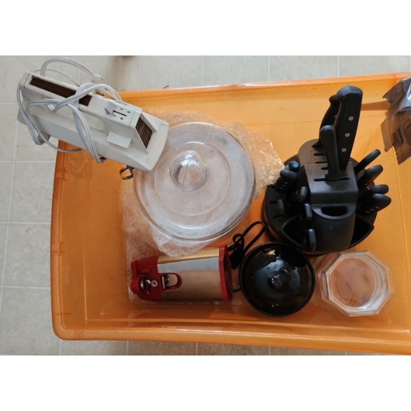 Sunbeam Hand Mixer, Amazon Brand Electric Can Opener, Canisters and Faberware Knives 