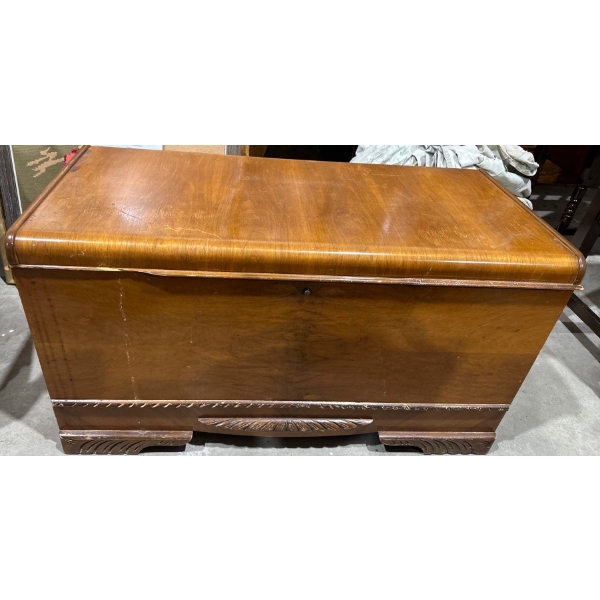 1932 Cedar Chest 42Wx20Dx24H