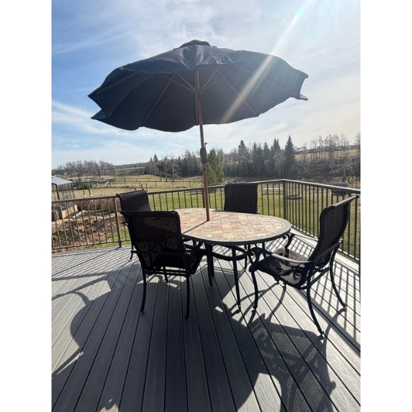High End patio table & chairs include six chairs, umbrella & tiled table Top amazing condition