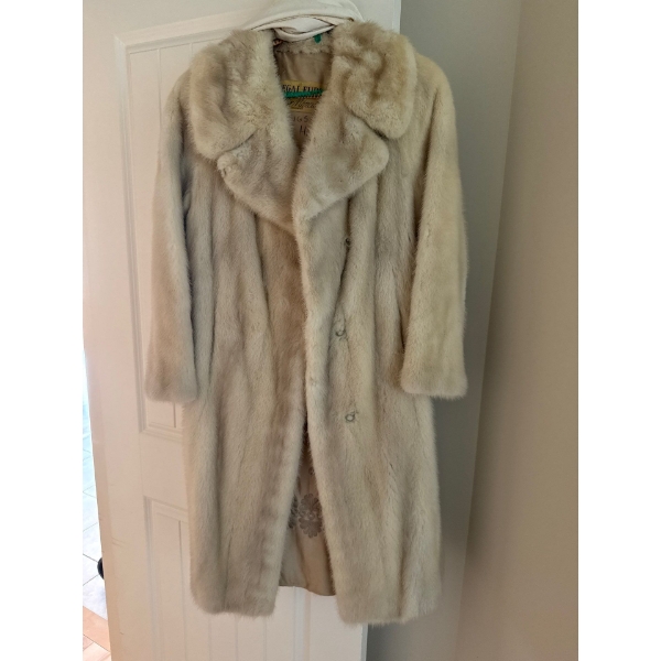 Lovely Cream Fur Coat Regal Furs, w/ Hat, Size S/M 