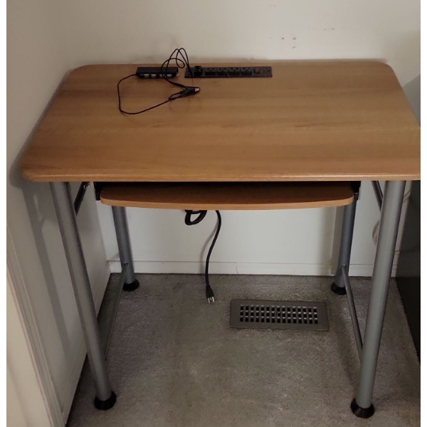 Charging Desk 32x30