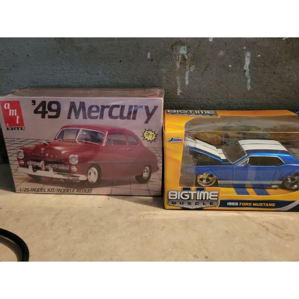 New 1949 Mercury AMT ERTL 1:25 Scale Model Kit w/ 1965 Ford Mustang By Jada Toys