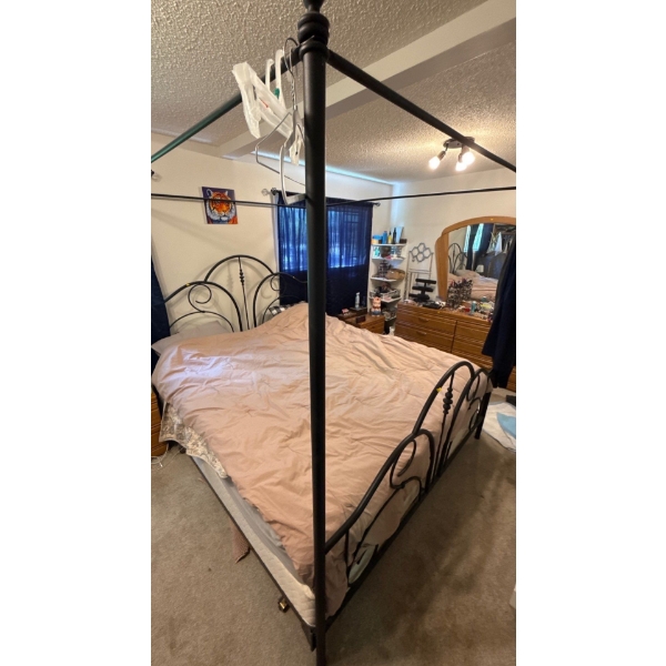 King Size Bed w/ Metal Frame, Mattress, Box Spring; Bed ONLY   (81T) 