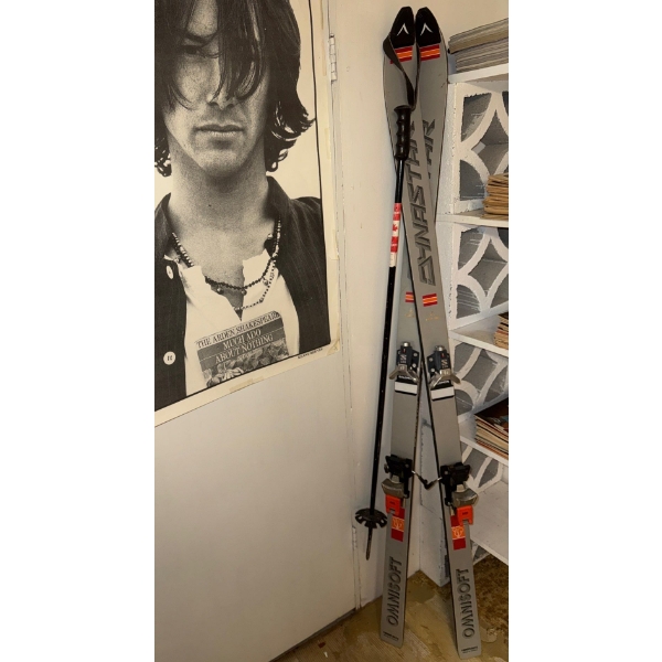 Keanu Reeves On Skis..........Yes Please!!!!!!!