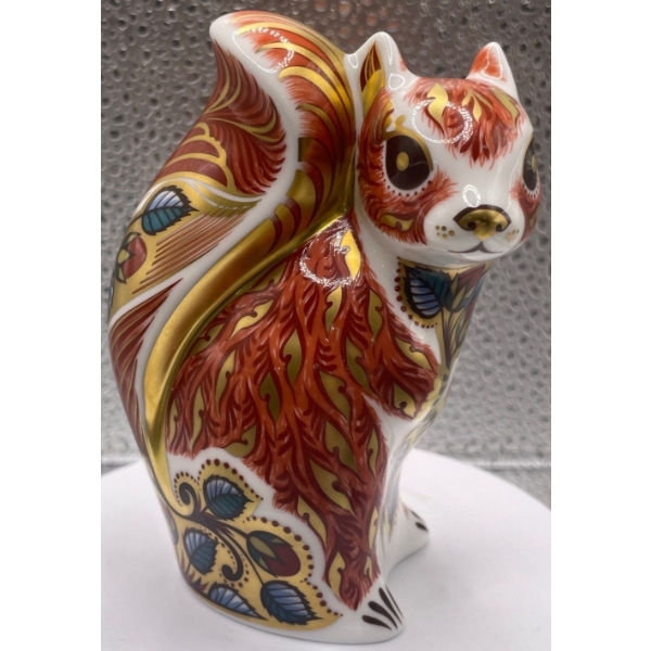 Gorgeous English Royal Crown Derby Bone China Woodland Squirrel Figurine  - 4.5In Long