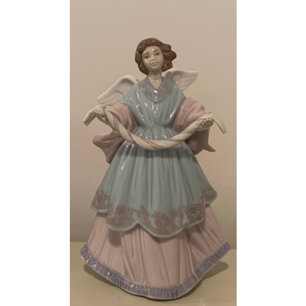  LLADRO Porcelain 'Joyful Offering' Figurine - 8.5T 