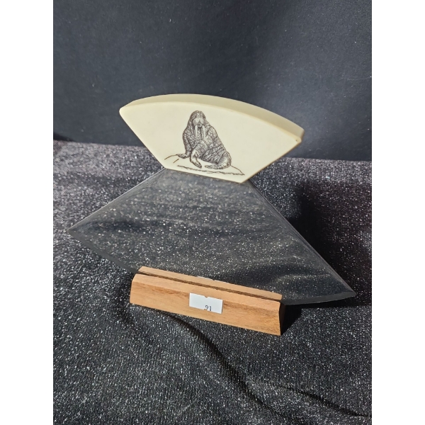 Indigenous Tool Ulu w/ Bone Handle and Walrus Design, Blade 7.5 W