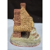 Image 4 : Hand Carving 'Kent Cottage' By David Winter 