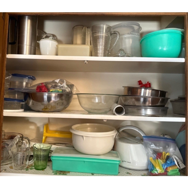 Misc. Kitchen Staples - Mixing Bowls Tupperware Pie Plates & More