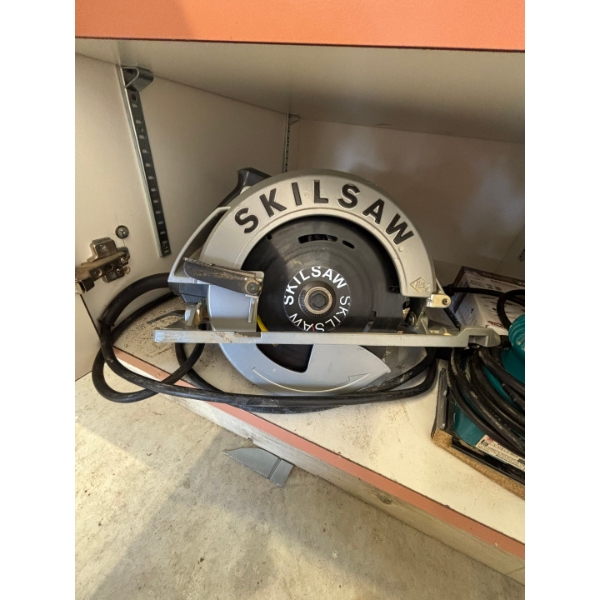 Skill saw heat, gun, sander drill and other hand tools SKILL saw is in new condition