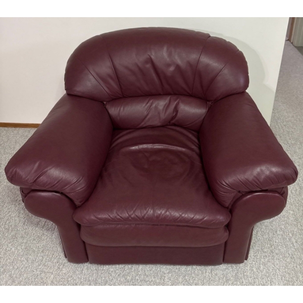 Campio Furniture, Made in Canada, Leather Burgundy Single Couch in Great Condition - 43W, 35D, 34T 