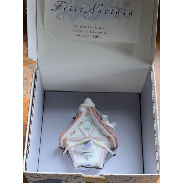 LLADRO Porcelain 'Welcome Home' - 2.5T 