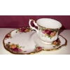 Image 3 : Vintage Royal Albert Old Country Roses Fine Bone China Collection -Teacups & Snack Plates 