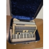 Image 5 : Hohner Thirty-MGS Accordion Tested Working In Case