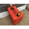 Image 10 : 6 Plastic Gasoline and Water Storage Containers