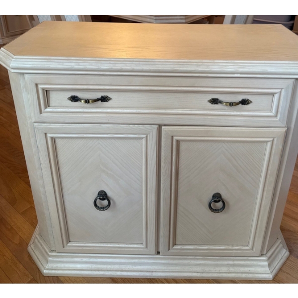 White Oak Buffet / Side Board  42x10x33