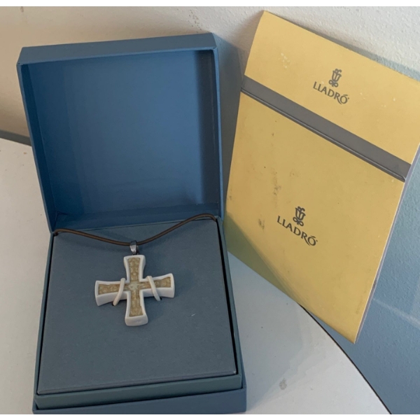 LLADRO Porcelain Cross Pendant Necklace 2T