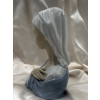 Image 3 : LLADRO Porcelain 'Meldonna' 9T