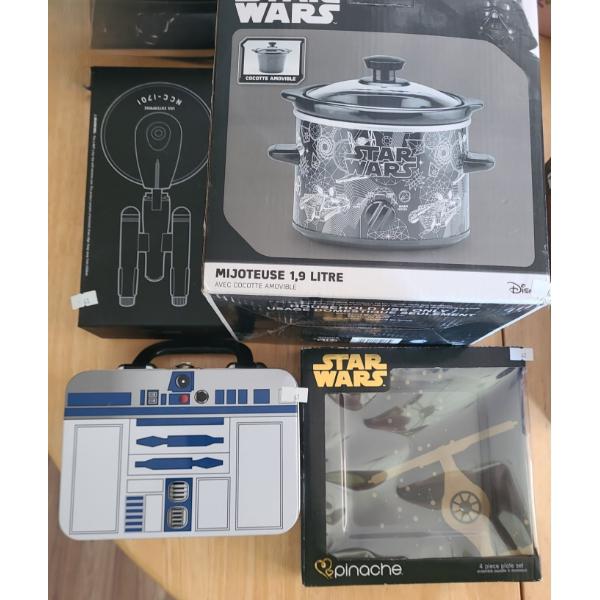 Star Wars Slow Cooker and Serving Plates, R2-D2 Lunchbox, USS Enterprise Pizza Cutter