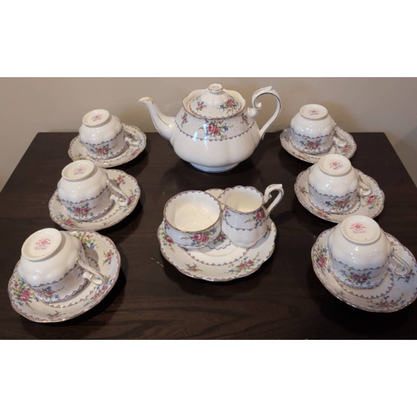 Royal Albert ˜Pixel Rose" Tea Set for Six Fine Bone China
