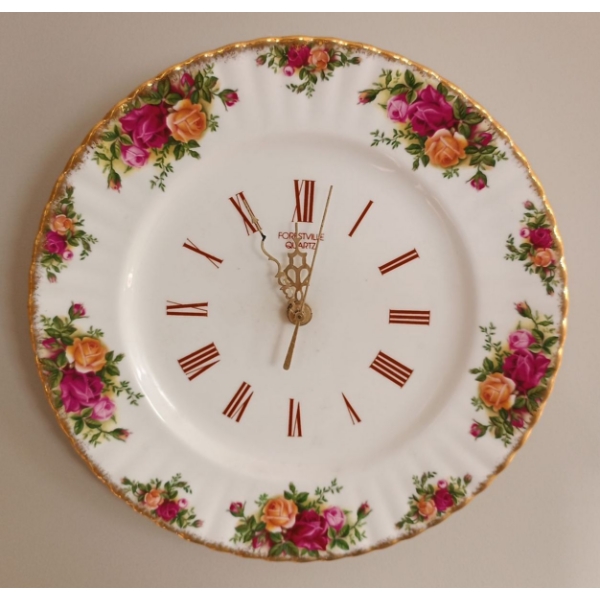 Forestville Quartz Round Wall Clock  11"diameter