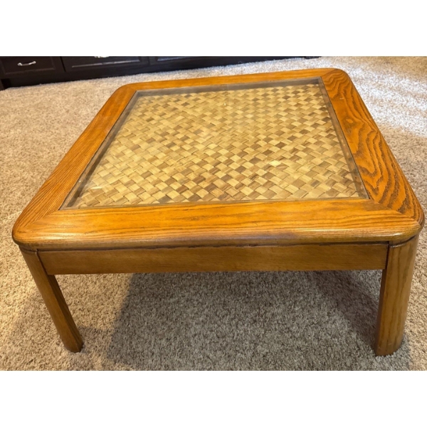 Lovely Solid Wood Coffee Table w/ Woven Detailing Centre - 36W, 36D, 16T 