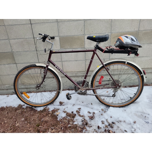 Vintage Raleigh Portage Commuter Bicycle w/ Adult Sized Helmet & Pocket Pump