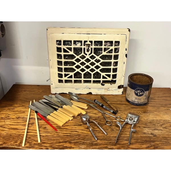 Antique cast iron wall GR collection of vintage Schinfield stainless steel knives with ivory coloure