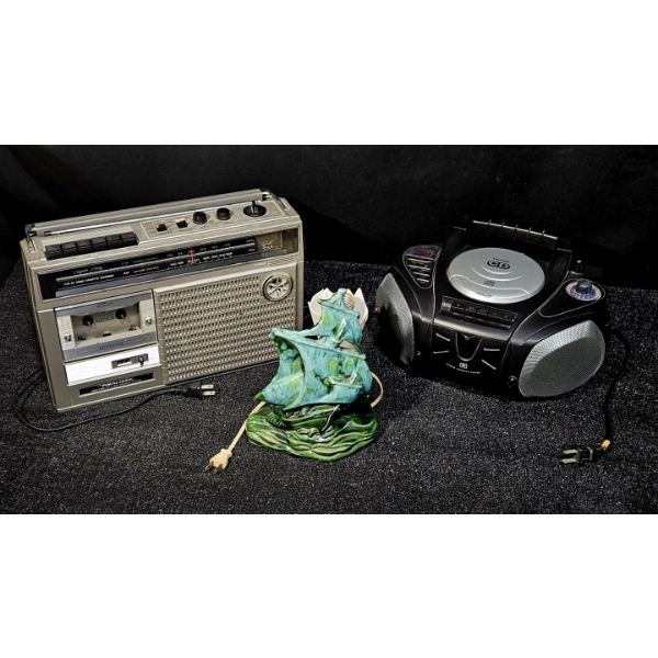 Vintage Radios & Antique Ceramic Lamp