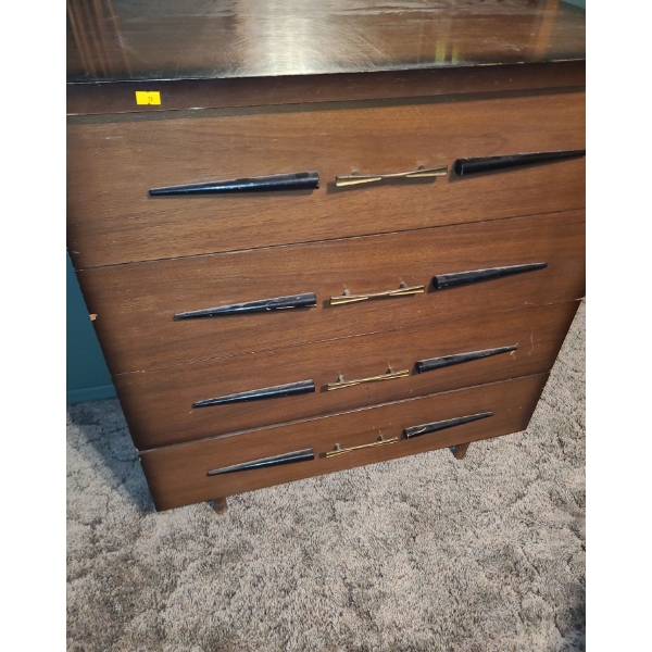 Vintage 4 Drawer Dresser 32 W, 18 D, 36 T