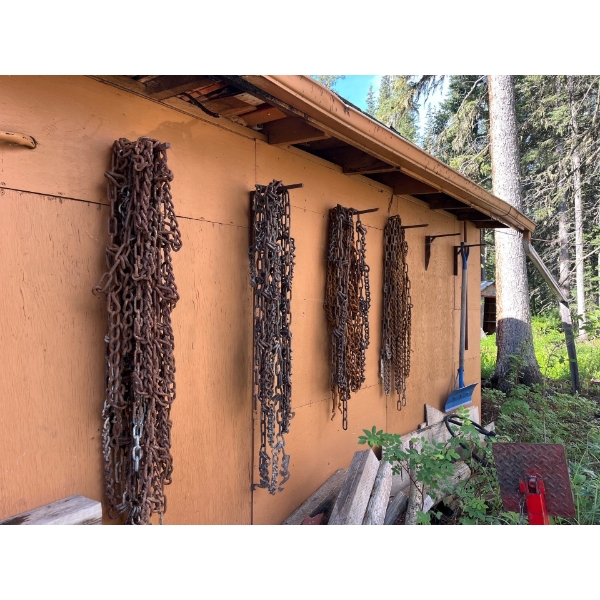 Several different types of chains all sold as one lot