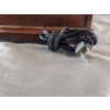 Image 14 : Cathedral Style AM/FM Radio with Raycon Over-Ear Headphones in Carrying Case