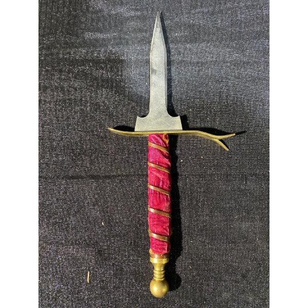 Hand Forged Dagger With Curved Quillons