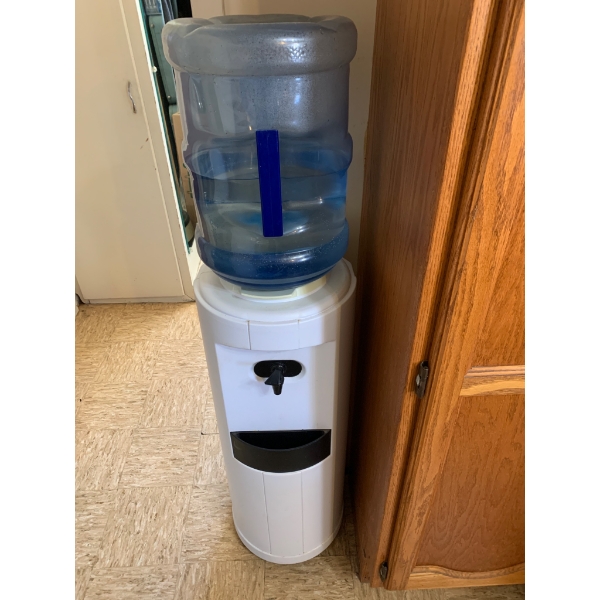Freestanding Water Dispenser with Refillable 5-Gallon Water Jug