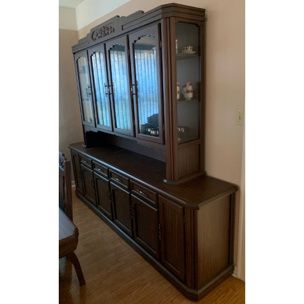 China Cabinet (98W, 19D, 86T)